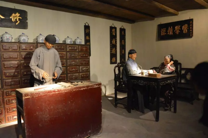 【昆中药杯·最美药店人】我们不生产美，，，，，，，我们是药店圈的星探